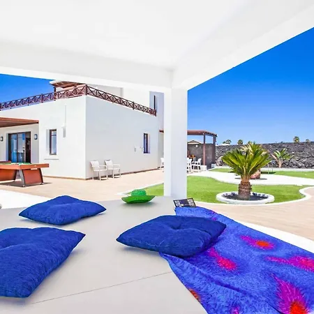 Esmeralda Villa *